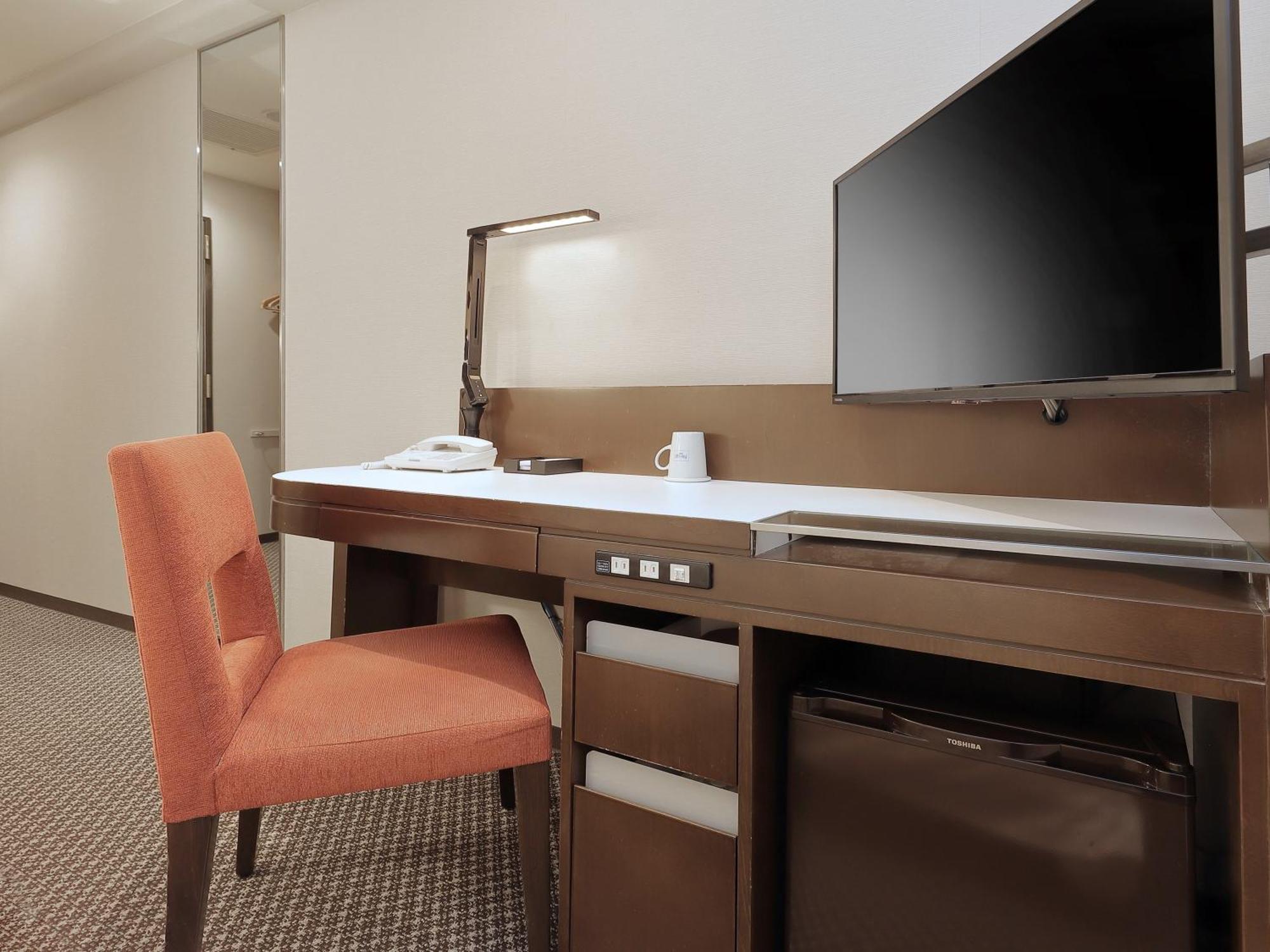 Keio Presso Inn Kanda Токио Экстерьер фото