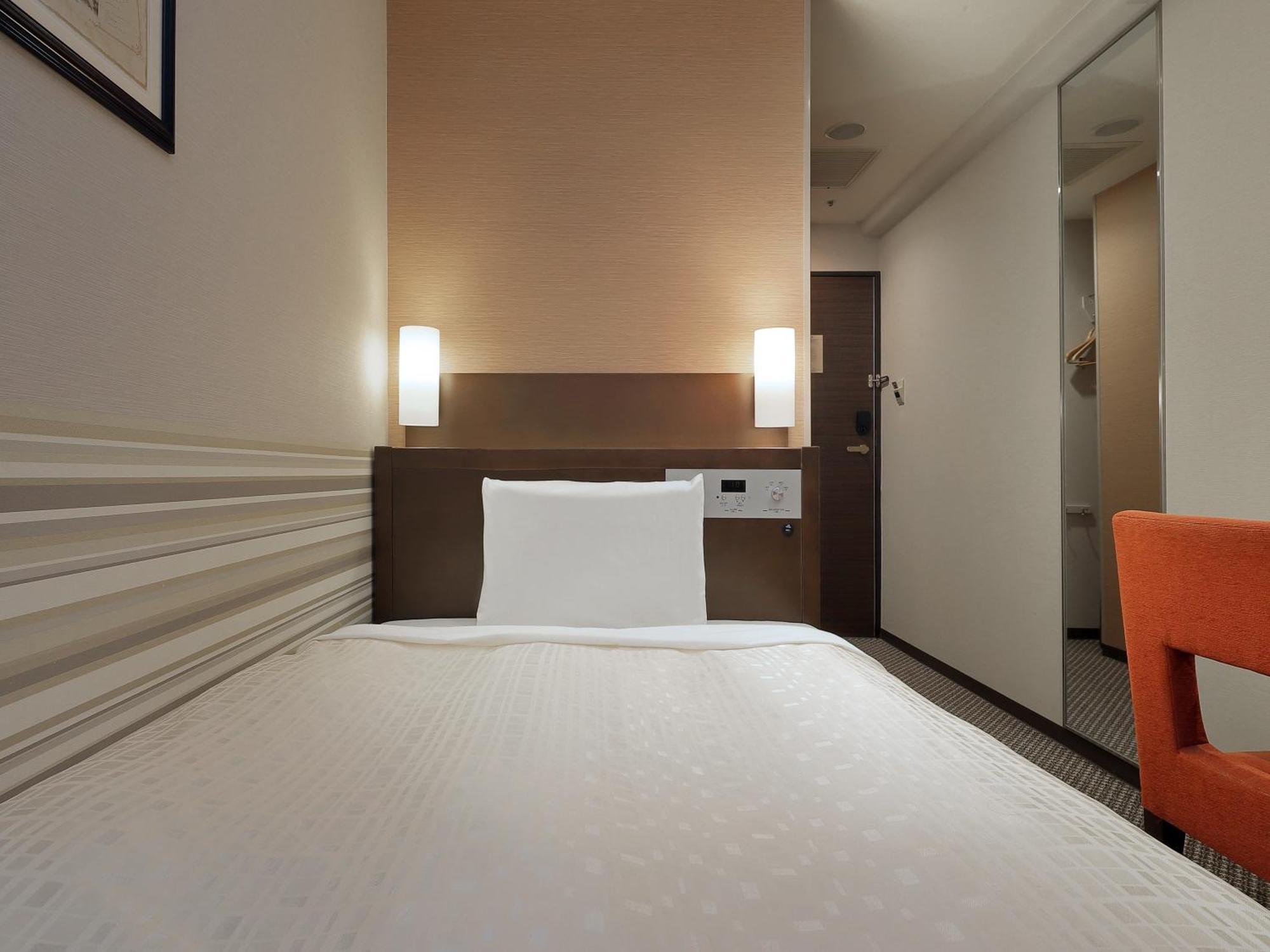 Keio Presso Inn Kanda Токио Экстерьер фото